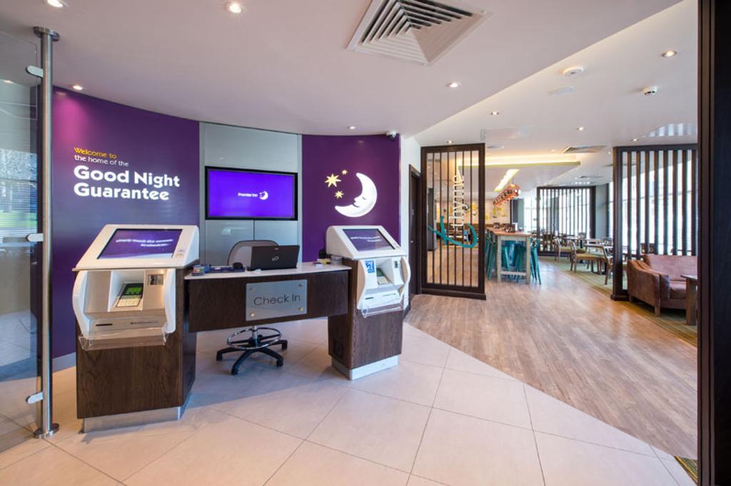 Premier Inn Nottingham City Exterior photo